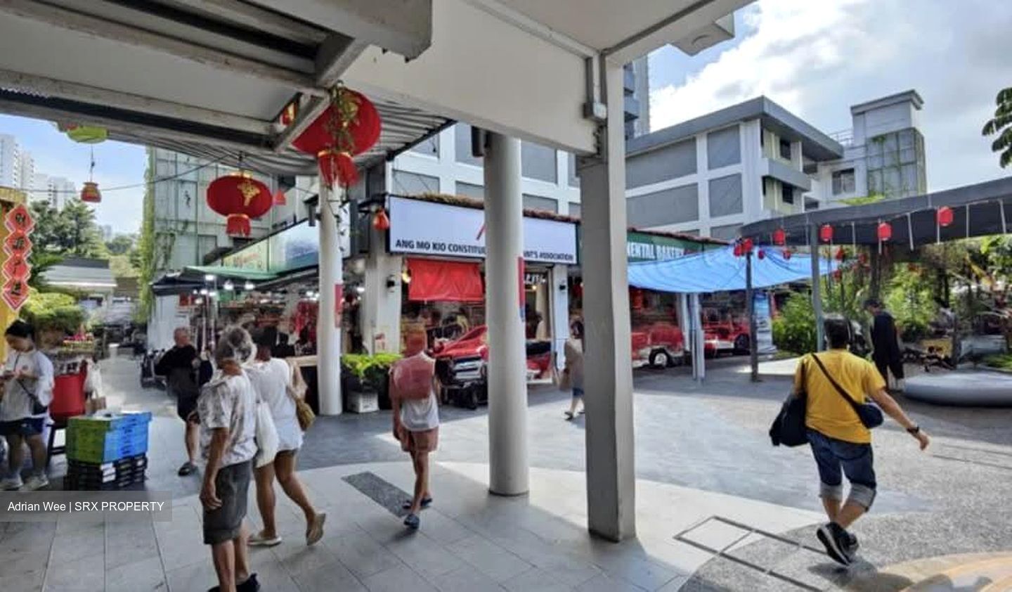 Ang Mo Kio Avenue 8 (D20), Shop House #551039531